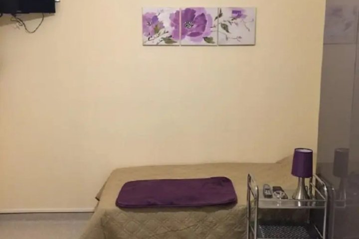 Room 2 of 10