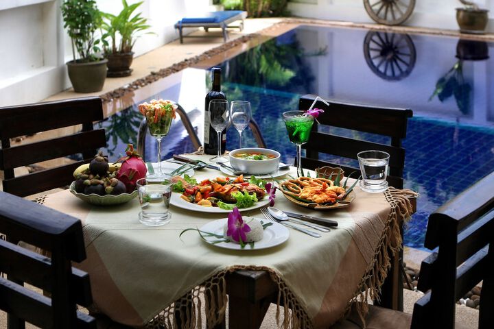 Dining 20 of 44