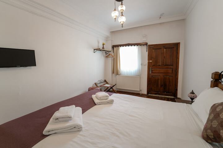Room 32 of 140