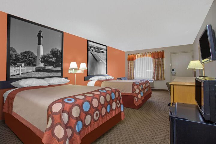 Room 7 of 14