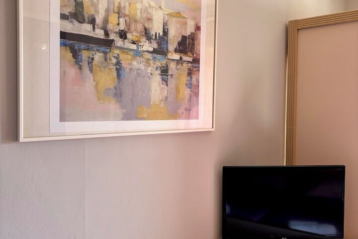 Room 15 of 193