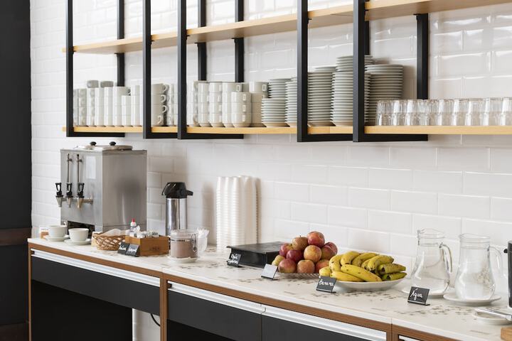 Breakfast/Coffee Service 67 of 107
