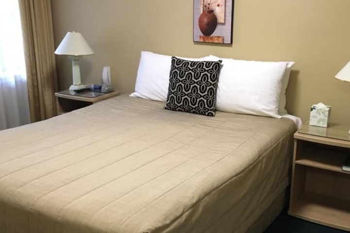 Room 12 of 66