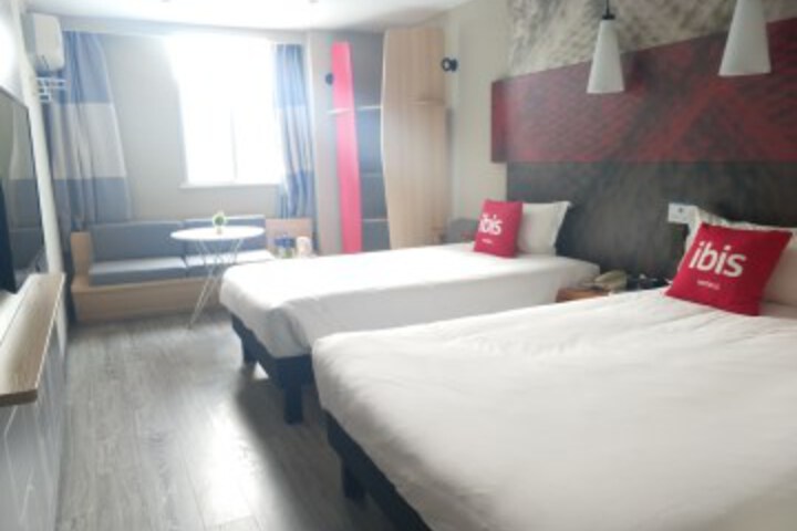 Room 10 of 50