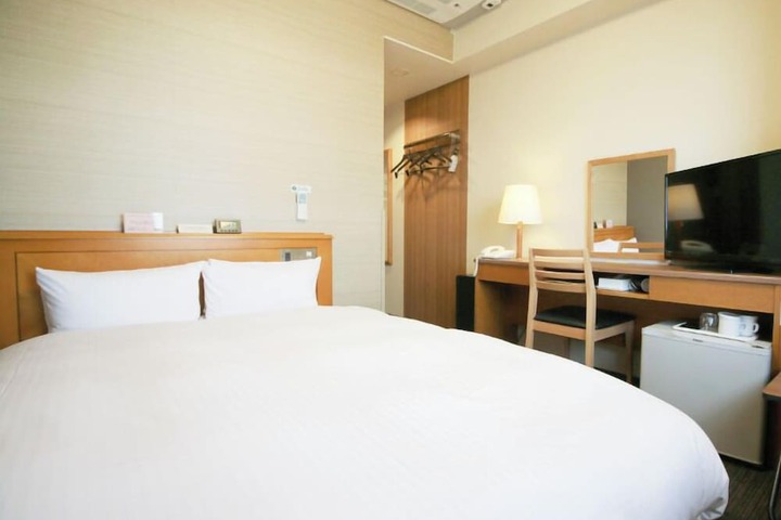 Room 15 of 53