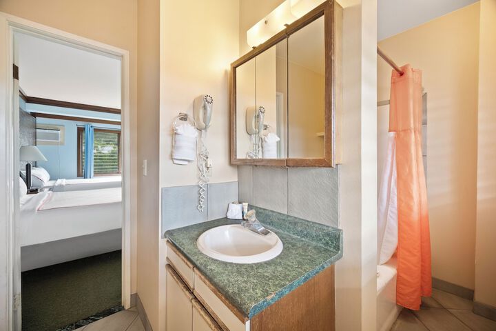 Bathroom sink