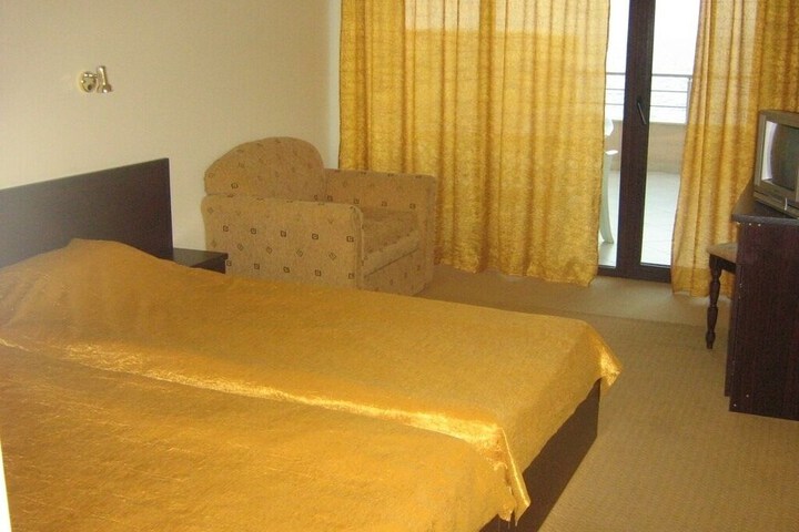 Room 6 of 36