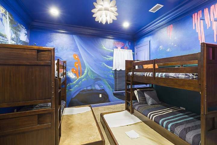 Room 13 of 79