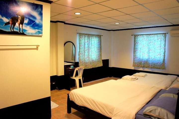 Room 30 of 47