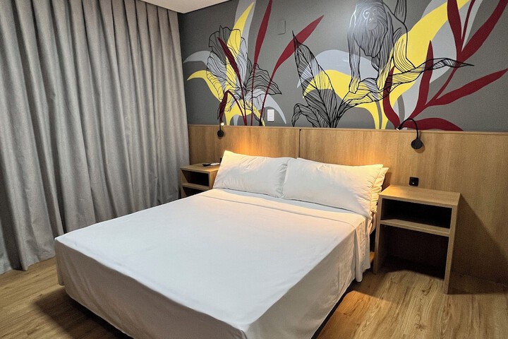Room 9 of 30