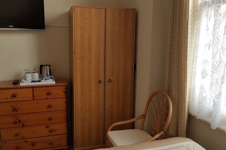 Room 13 of 60