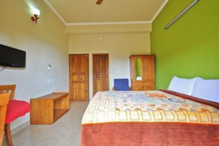 Room 7 of 16