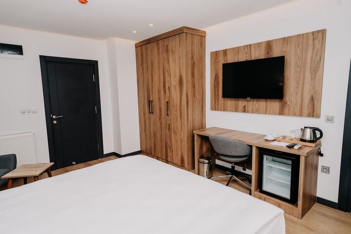 Room 10 of 21