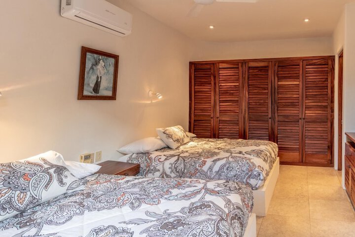 Room 3 of 69