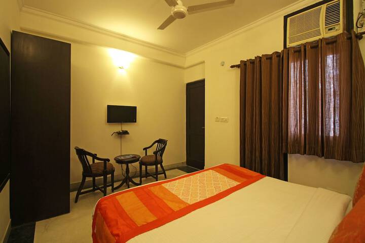 Room 10 of 21