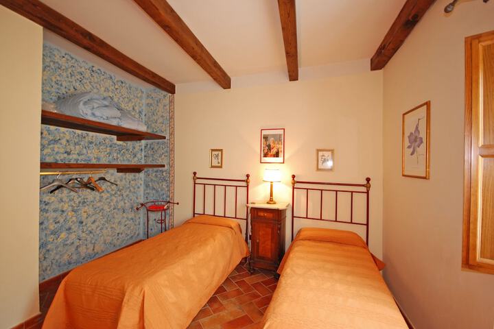 Room 7 of 60