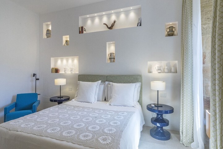 Room 3 of 60