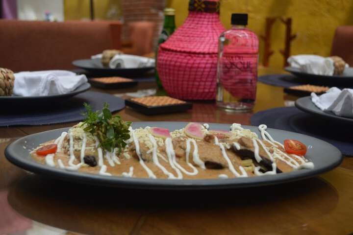 Dining 52 of 64