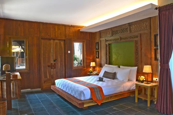 Room 4 of 40