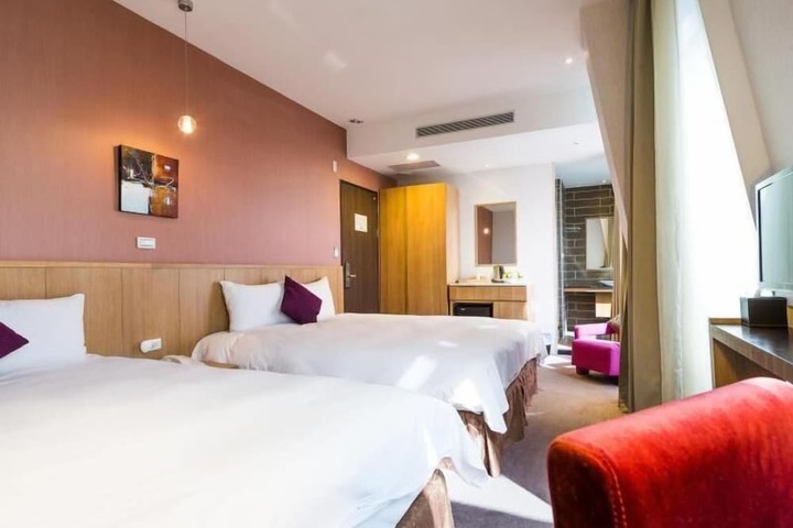 Room 16 of 46