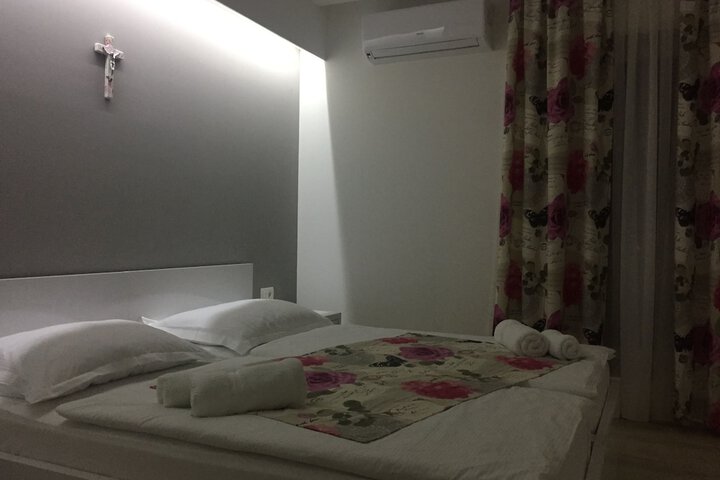 Room 18 of 79