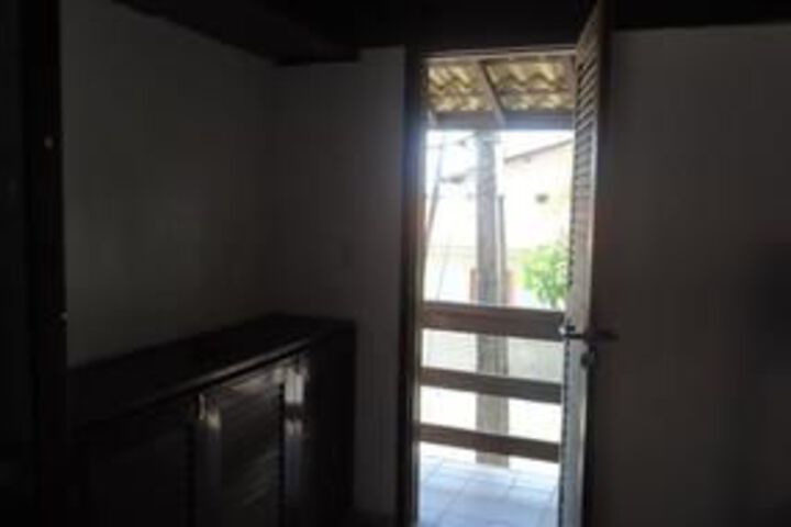 Room 14 of 36