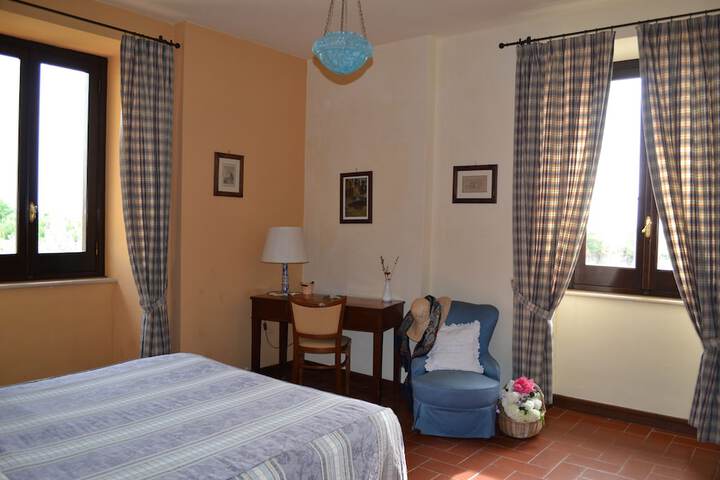 Room 6 of 52