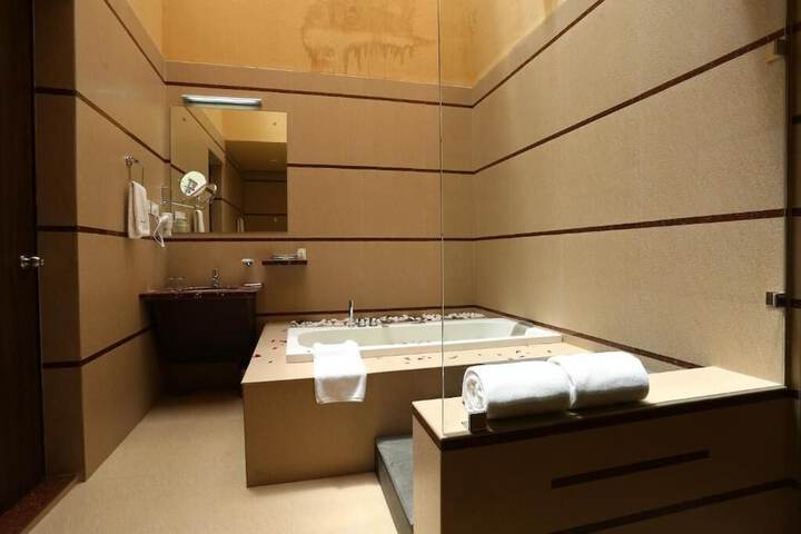 Room 14 of 47