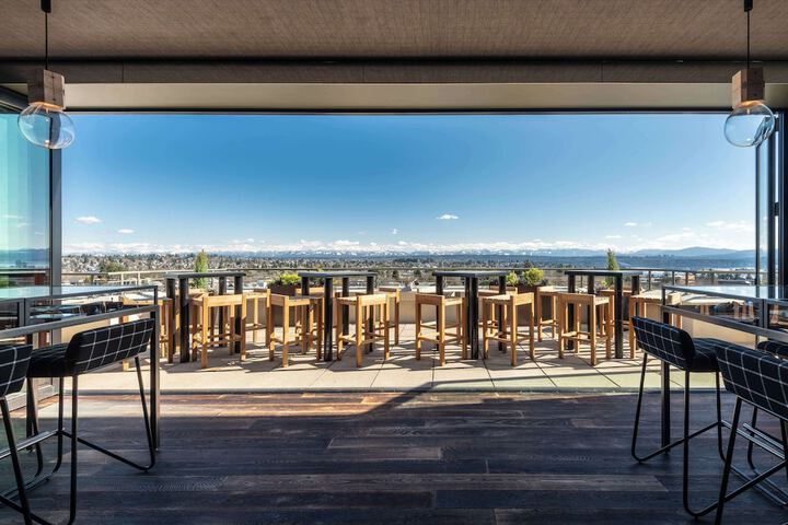 Breakfast area