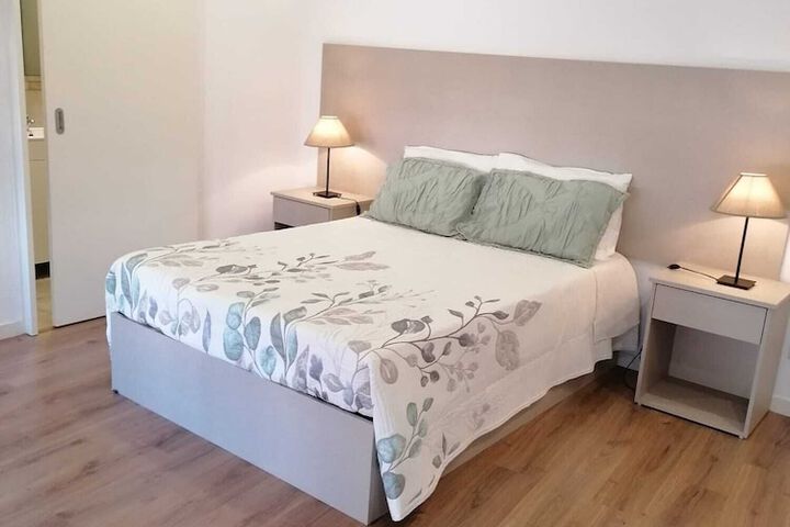 Room 4 of 40