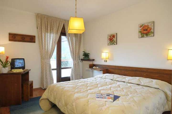 Room 10 of 67