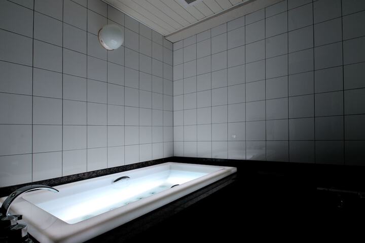 Room 44 of 63