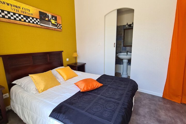Room 3 of 36