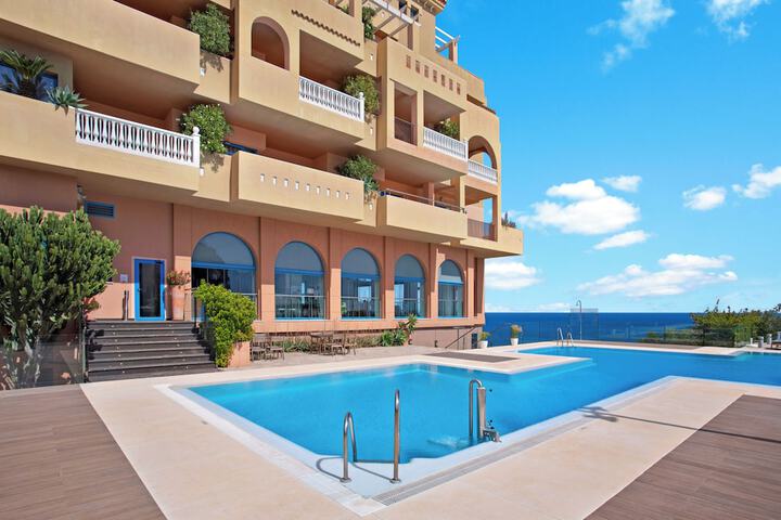 Pools & Facilities