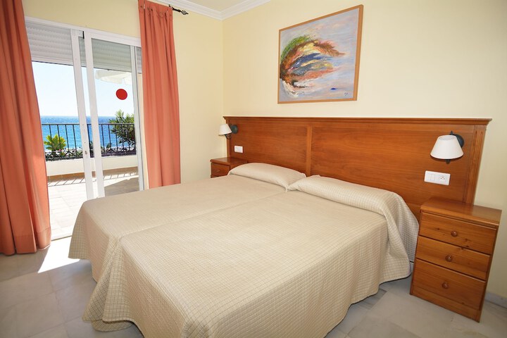 Room 6 of 48