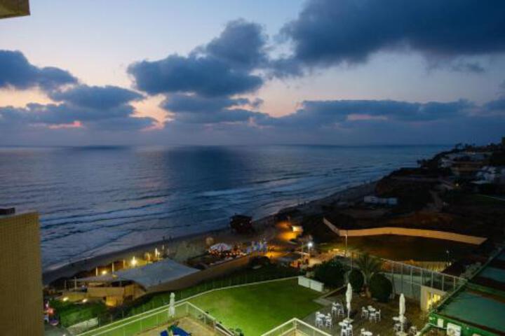 Herzliya Sea View Hotel Apartment