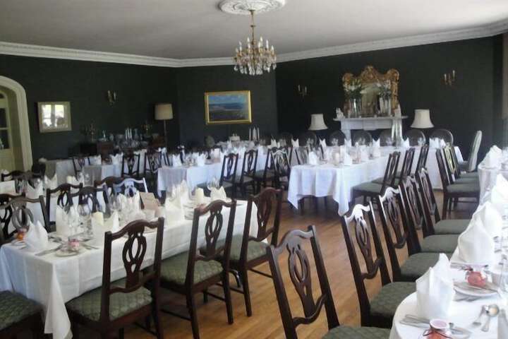 Ballroom/Hall 12 of 18