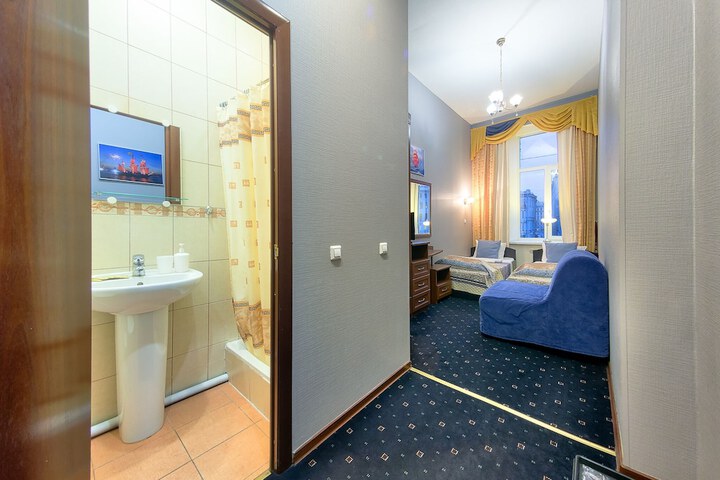 Room 29 of 48