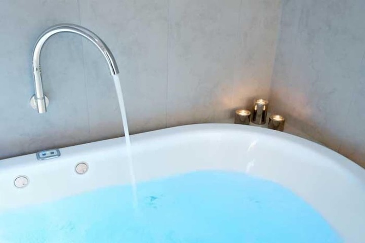Hot Tub 34 of 45