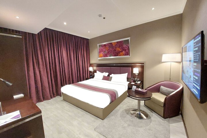 Room 28 of 67