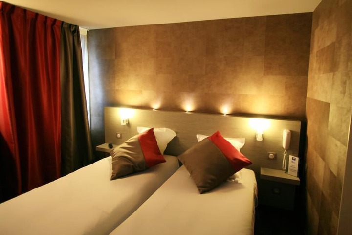 Room 11 of 62