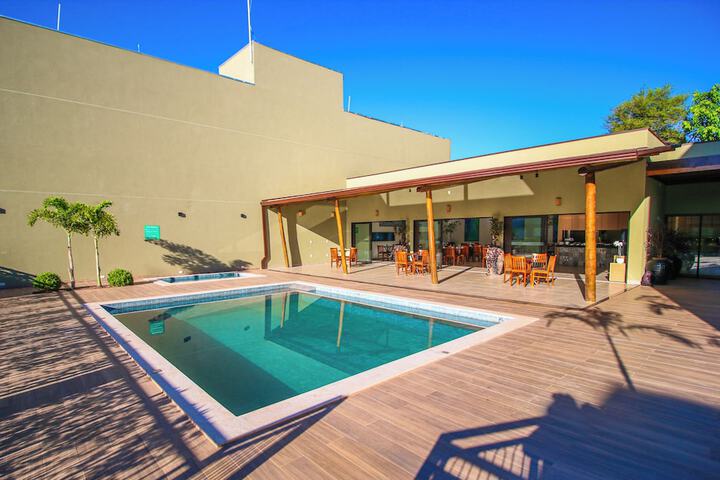 Pool 32 of 47