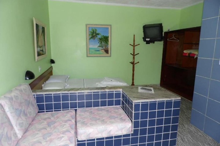 Room 12 of 41