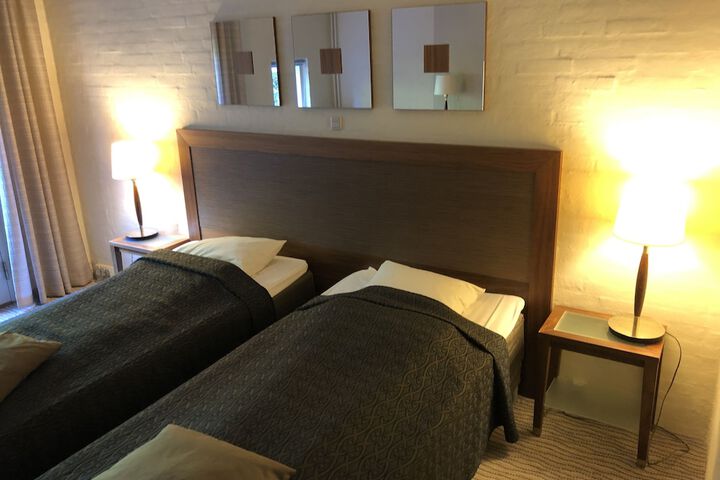 Room 8 of 49