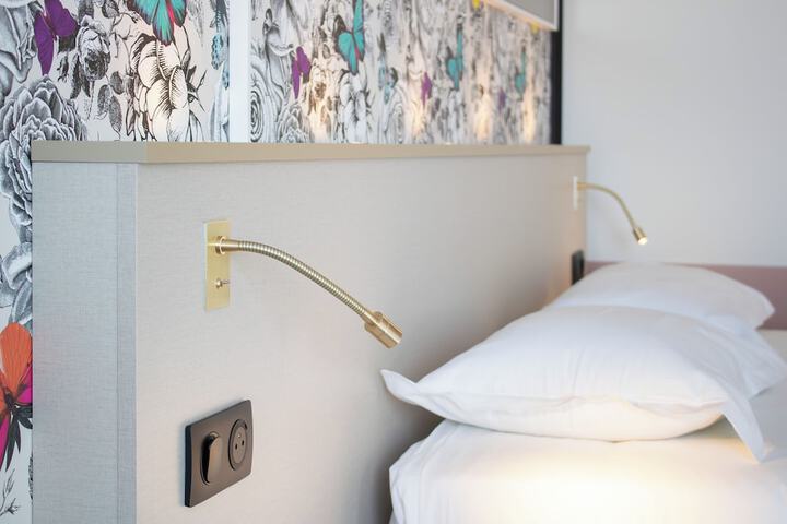 Room 42 of 98