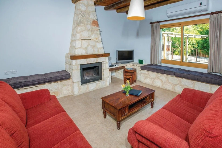 Nice Home in Miliou-paphos With Wifi and 3 Bedrooms
