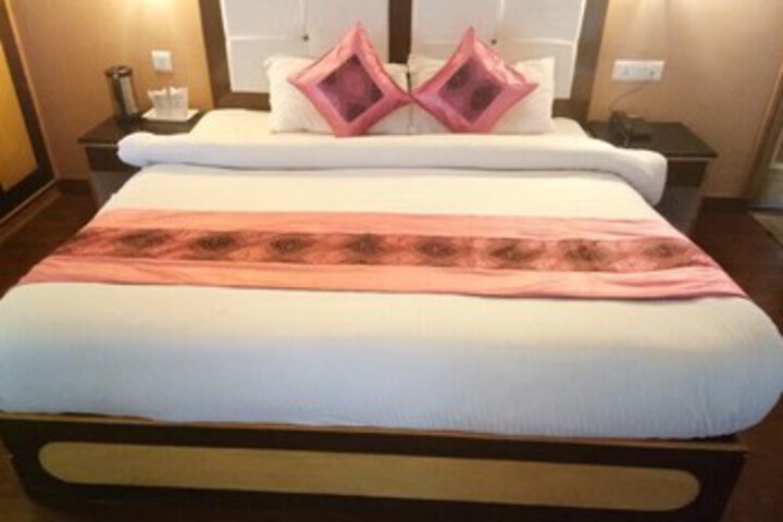 Room 20 of 39