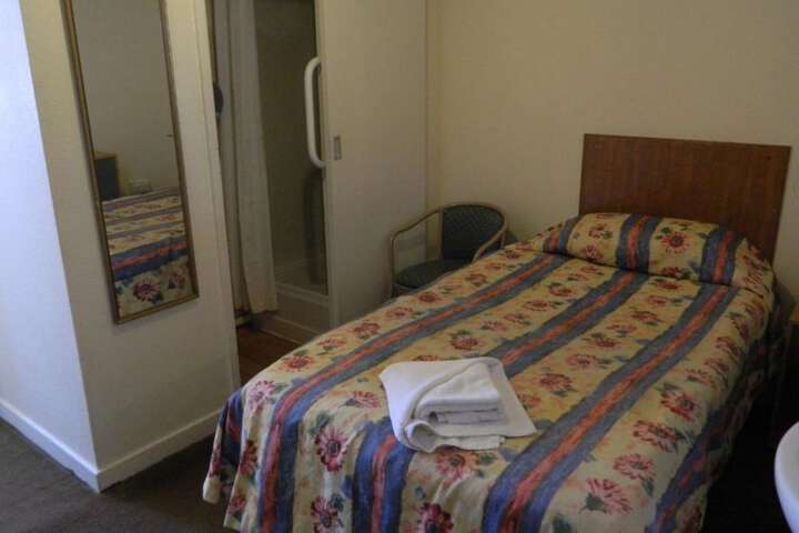 Room 16 of 66