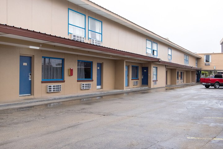 OYO Hotel San Antonio Airport South
