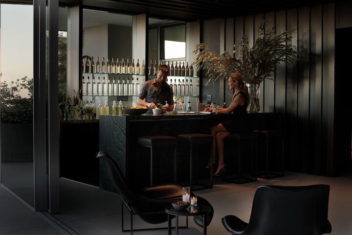 Lounge 38 of 47